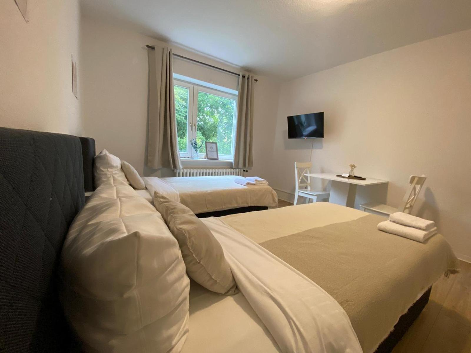 Zentrale 3-Zimmer Wohnung Mit Balkon - Perfekt Fuer Monteure Und Familien Neumünster Extérieur photo