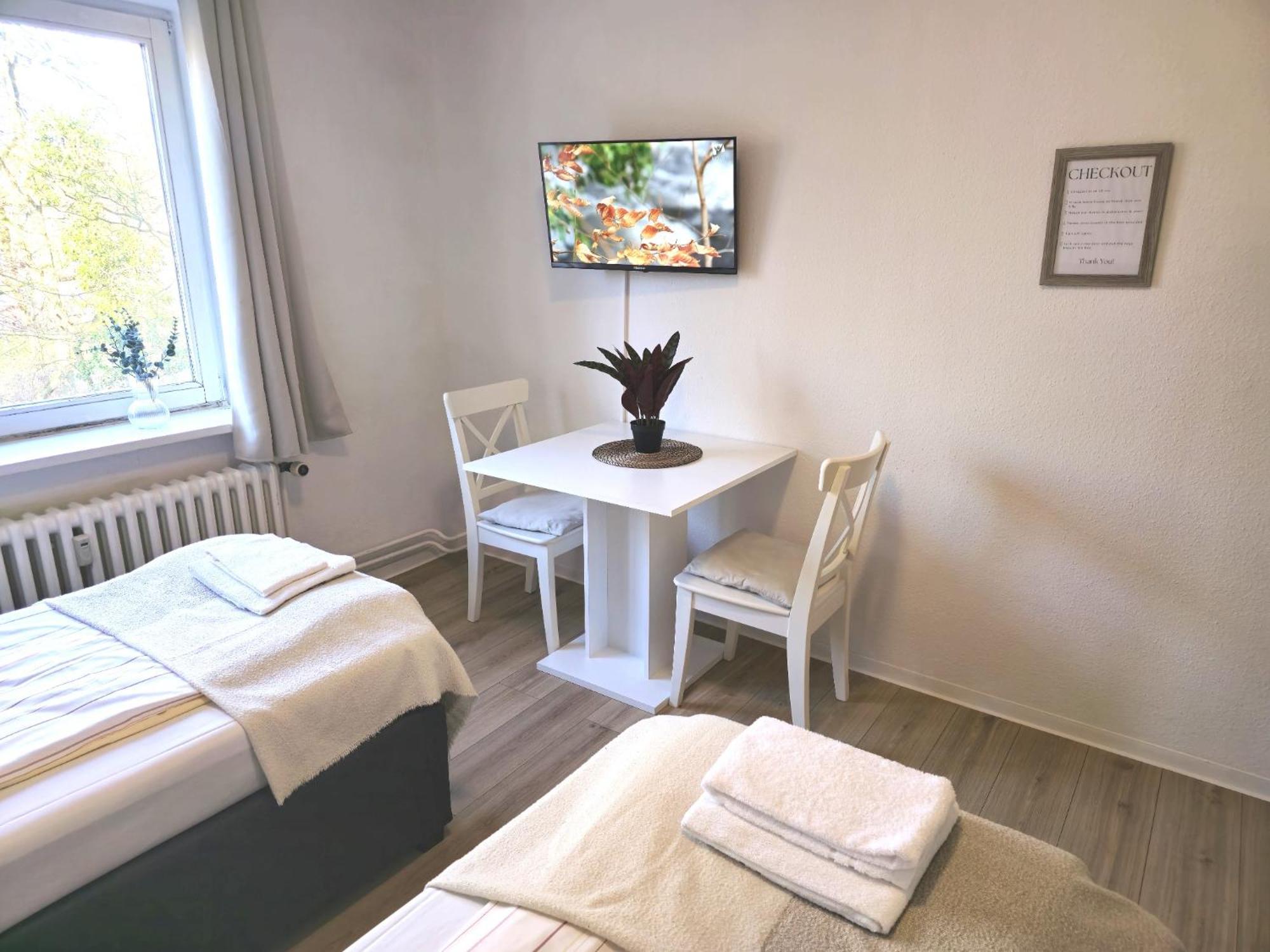 Zentrale 3-Zimmer Wohnung Mit Balkon - Perfekt Fuer Monteure Und Familien Neumünster Extérieur photo