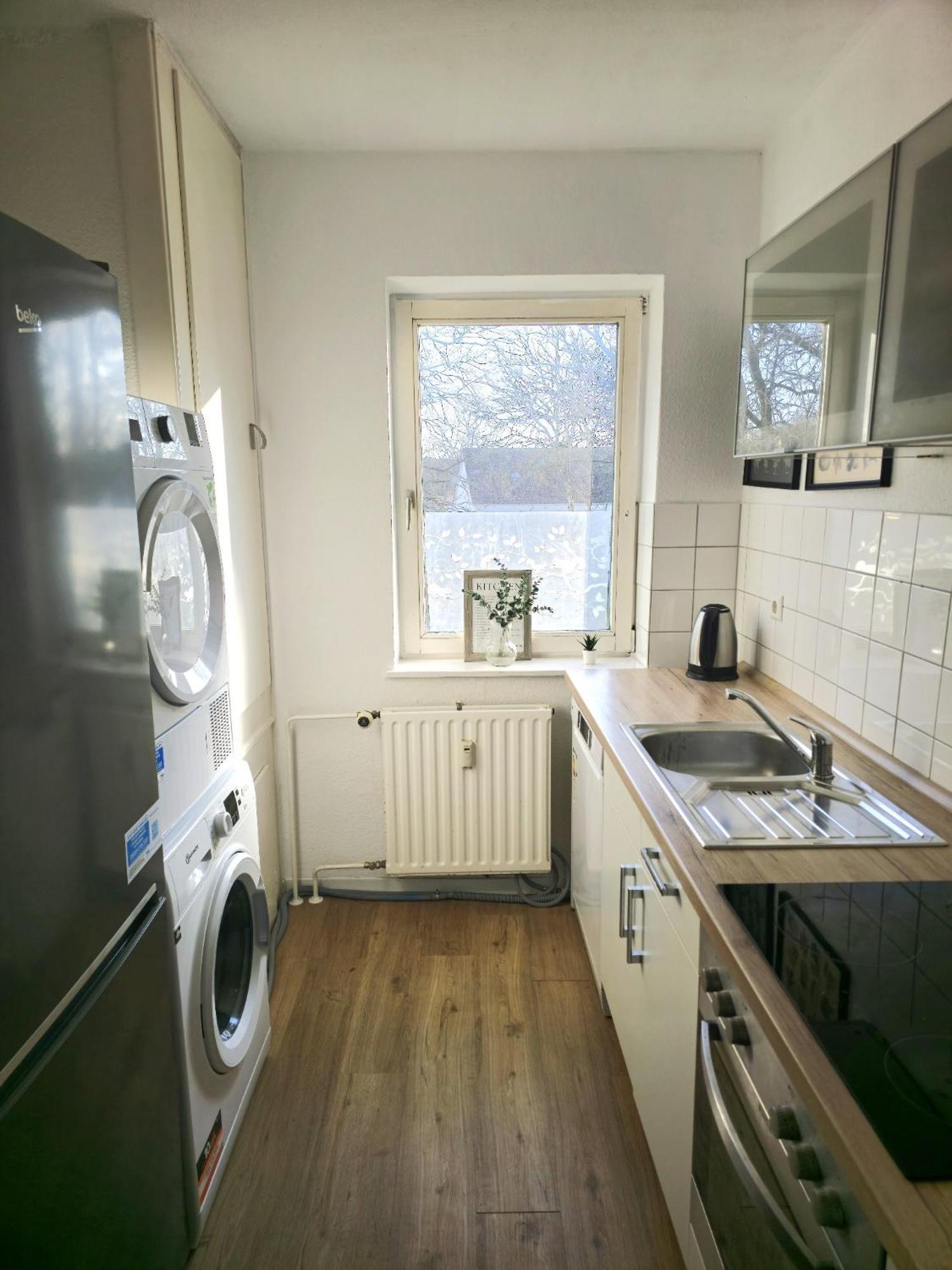 Zentrale 3-Zimmer Wohnung Mit Balkon - Perfekt Fuer Monteure Und Familien Neumünster Extérieur photo