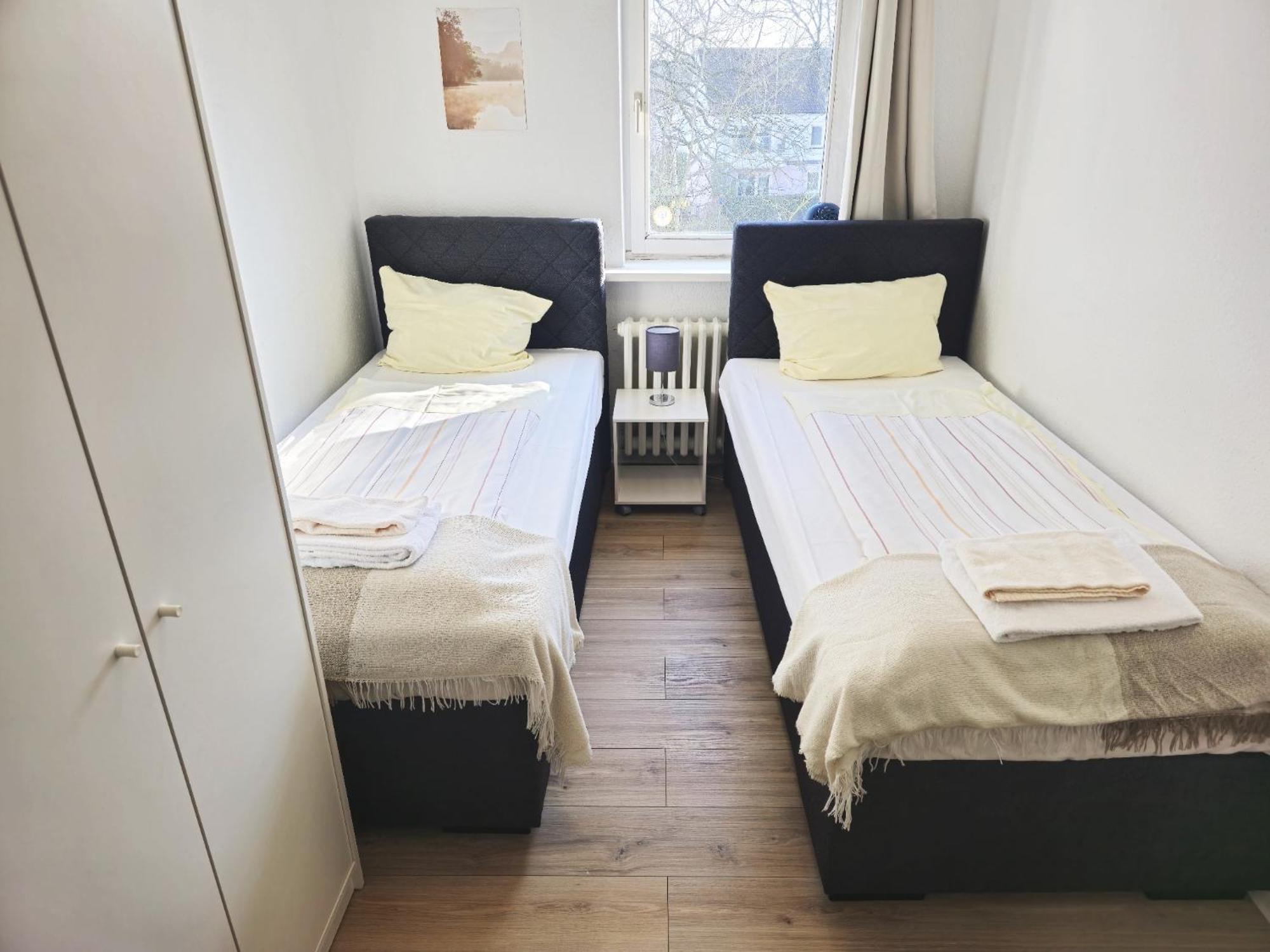 Zentrale 3-Zimmer Wohnung Mit Balkon - Perfekt Fuer Monteure Und Familien Neumünster Extérieur photo